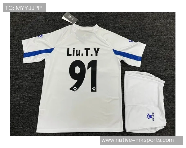 退役足球明星球服图片欣赏女款时尚搭配与运动风格的完美结合 退役足球明星球服图片欣赏女款时尚搭配与运动风格的完美结合